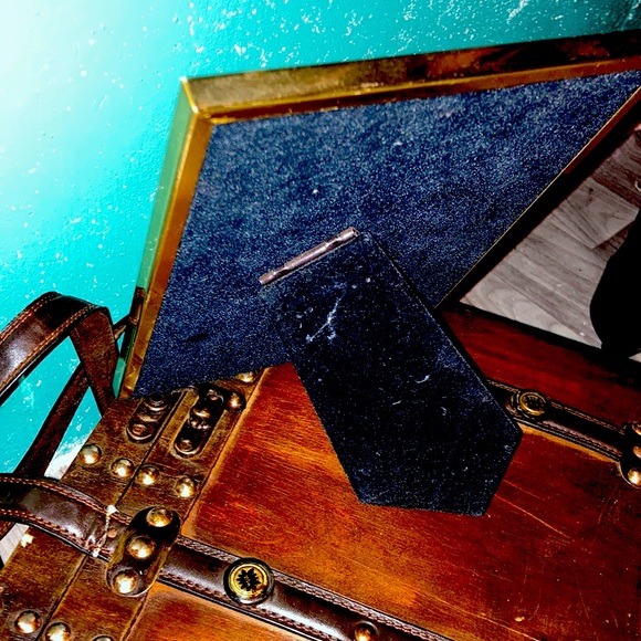 - 2 5x7 gold photo photo frames in good condition - Picture 5 of 9